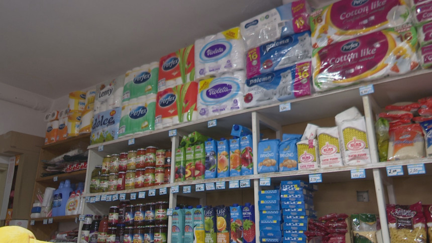 Људи гомилају храну, потрепштине и гориво - бојимо ли се рата?