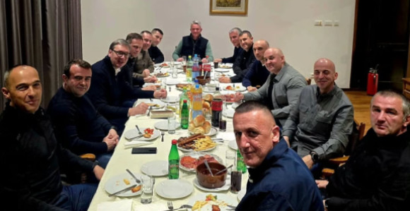 Вучић на вечери са припадницима Кобри: Хвала на лојалности