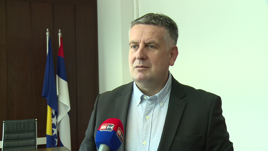 Бламажа Минића и понижење институција у режији СНСД-а