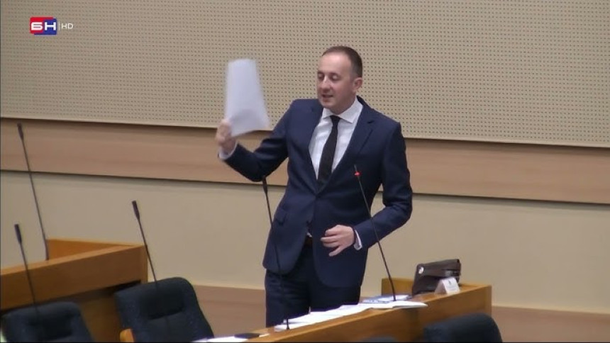 Бодирога: Величање усташтва на јавном мјесту треба да буде кажњено затвором до 5 година (ВИДЕО)