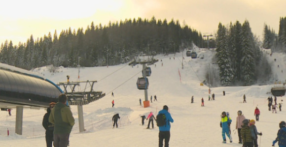 Данас хладније уз падавине, на планинама снијег