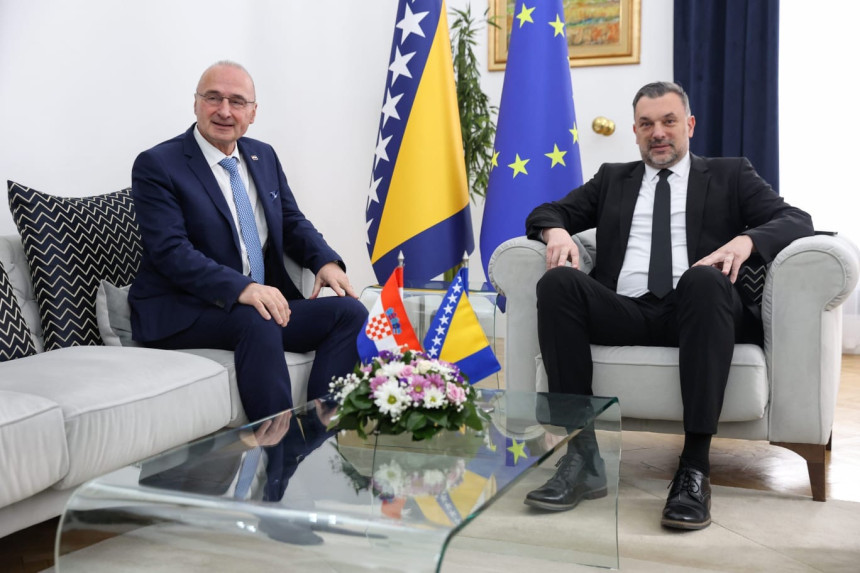 Конаковић и Грлић Радман разговарали и о превозницима