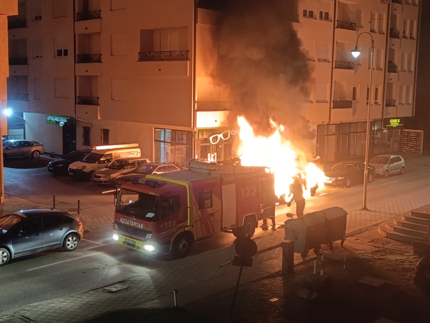 Oglasilo se tužilaštvo: Mercedes je namjerno zapaljen