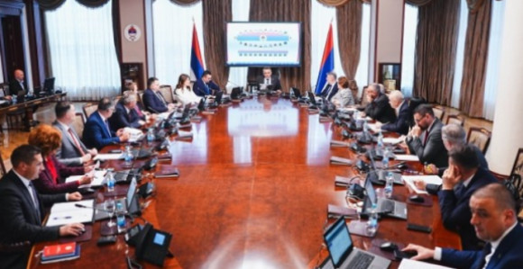 Vladin prijedlog o smanjenju jedne akcize na gorivo glup i besmislen