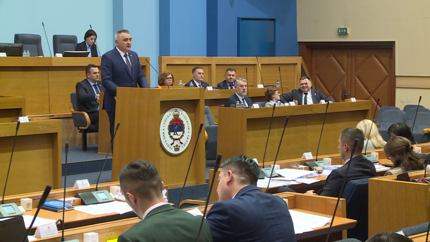 Оваквим радом институција грађани у Српској су остављени да се сами сналазе!