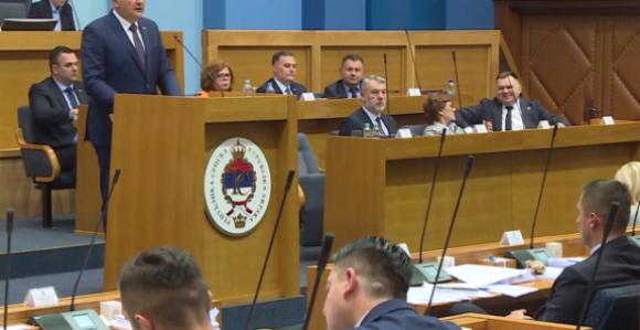 Ovakvim radom institucija građani u Srpskoj su ostavljeni da se sami snalaze!