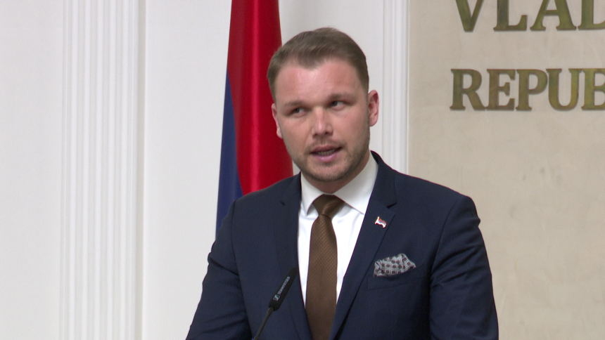 Skupo zaduženje: Samo na kamate ide 300 miliona KM