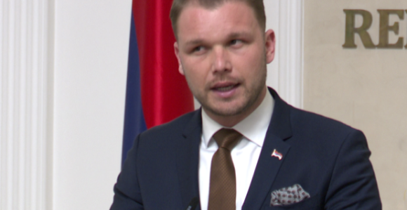 Skupo zaduženje: Samo na kamate ide 300 miliona KM