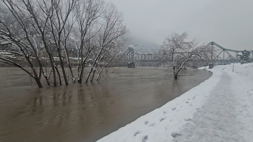Zvornik: Drina u koritu, pojedina naselja bez struje