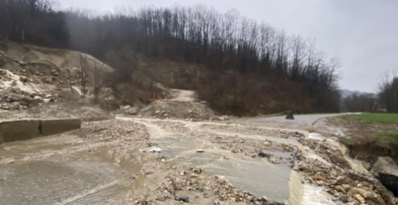 Лопаре: Непроходан пут кроз Тобут, излило се блато и камење