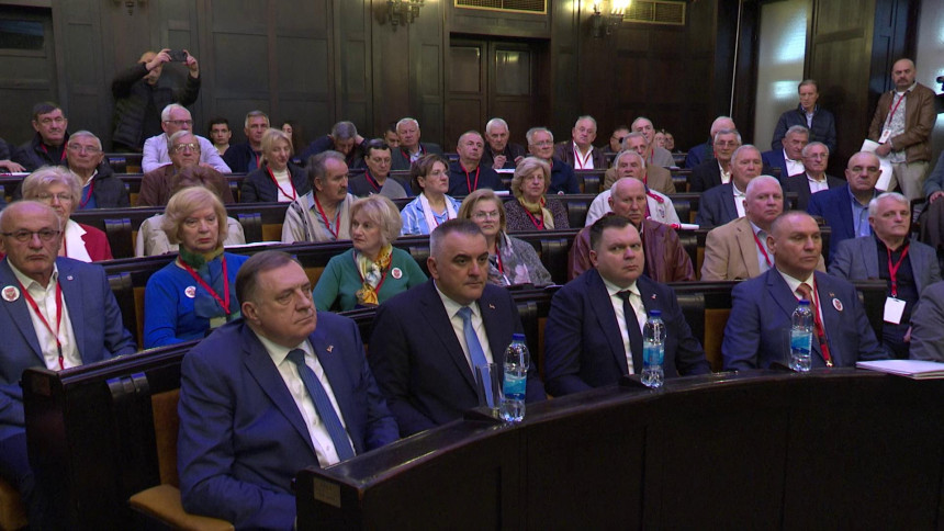 Dodik: Prave patriote idu u APS, a lažne će u aps zbog pokušaja pljačke!