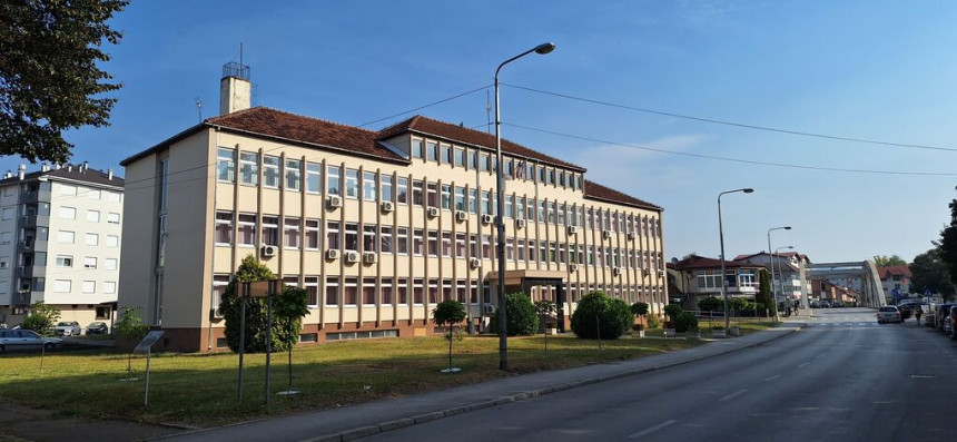 Вода, смеће и гријање скупљи, грађани огорчени