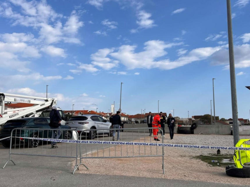 Vozilo skrenulo sa staze u Zadru, 4 osobe povrijeđene