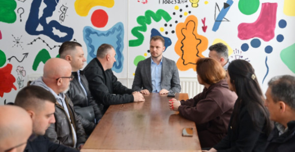 Станивуковић обећао мини бус удружењу Загрљај