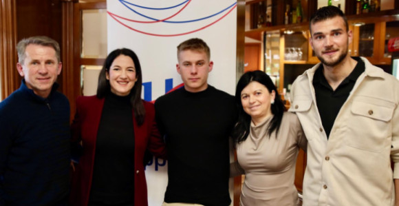 Trivićeva ponosna: Narodni front raste i jača