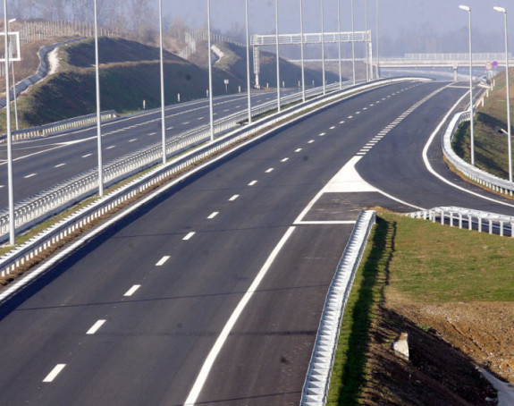 Auto-putevima kredit 300 miliona evra, Vlada garant za vraćanje