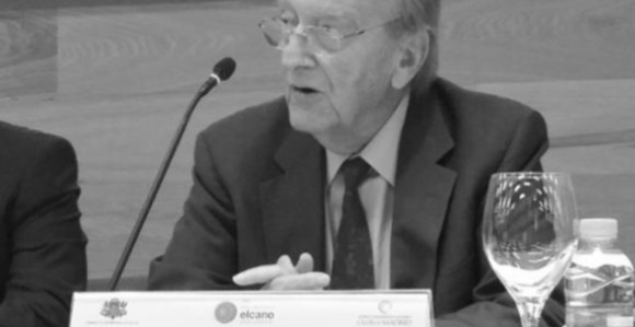 Preminuo bivši visoki predstavnik u BiH Karlos Vestendorp