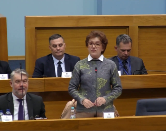 Vidovićeva ponosna što se Srpska zadužila milijardu maraka na Londonskoj berzi (VIDEO)