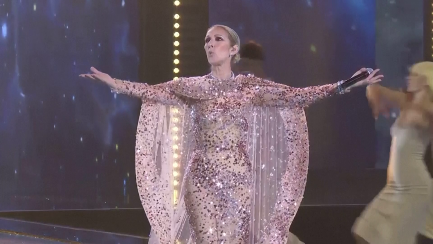 Селин Дион најавила повратак на сцену у Паризу са десет концерата