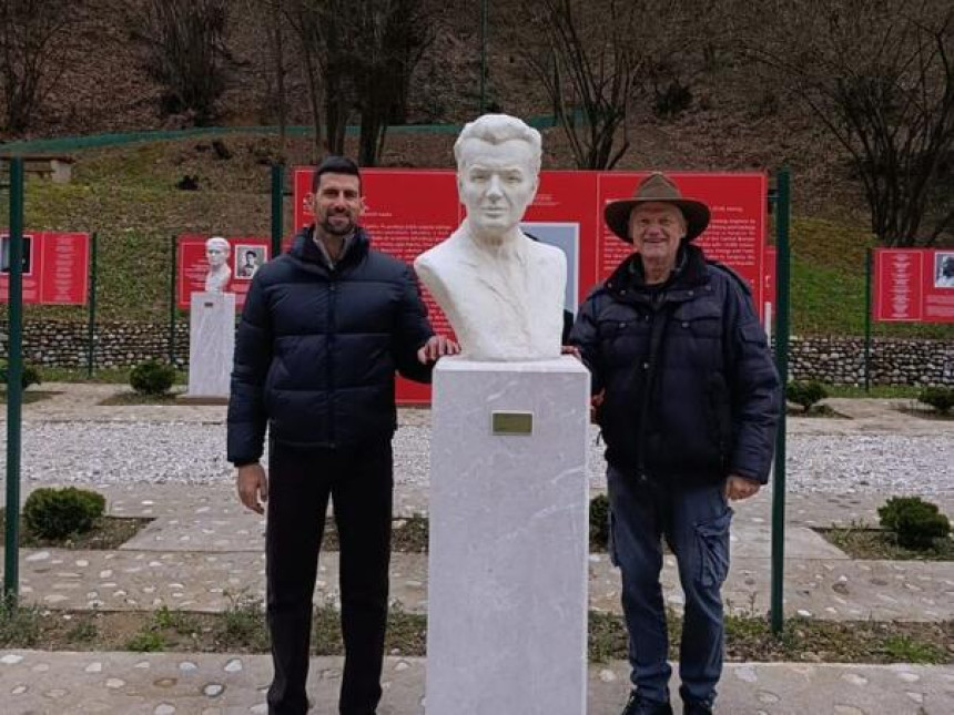 Novak Đoković ponovo posjetio piramide u Visokom