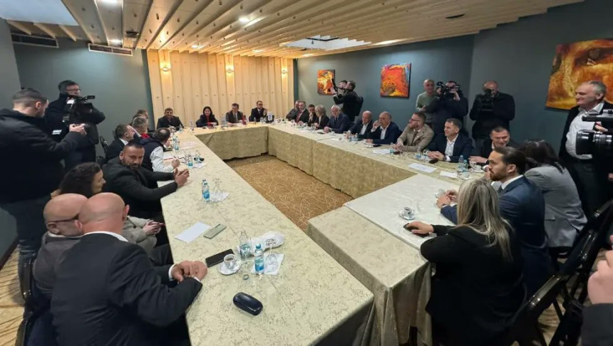 Опозиција у Републици Српској ломи копља преко леђа СДС-а