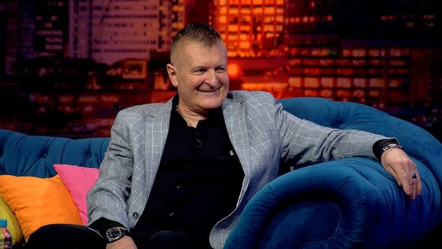 Poznati pjevač hitno operisan, bio životno ugrožen