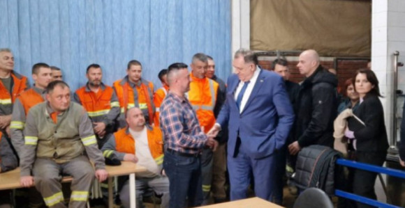 Како је Влада новцем грађана "покрила" обавезе приватног "Павгорда"?