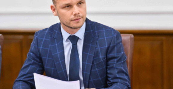 Станивуковић поклонио стан дјеци страдалог свештеника