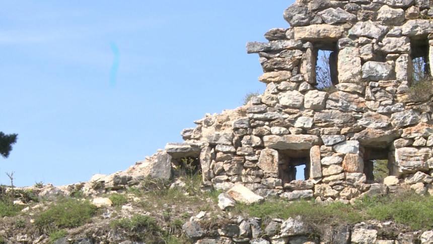 Туристички адут Зворника пропада, тврђава се урушава