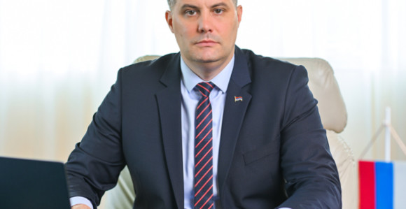 Незаконита исплата додатка на плату у министарству