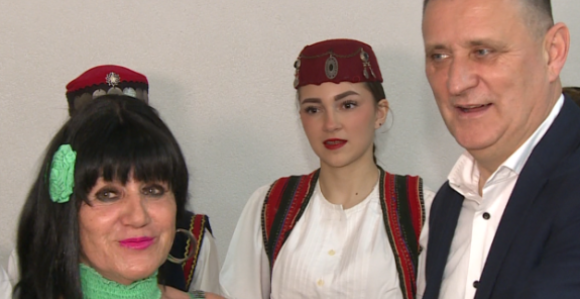 Владо Ђајић и даље тајновит, игра дуплу игру са СНСД-ом