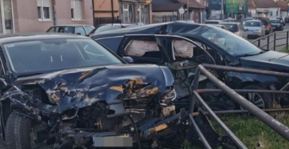 Хаос у Бијељини: Пијани возач ударио у три аутомобила