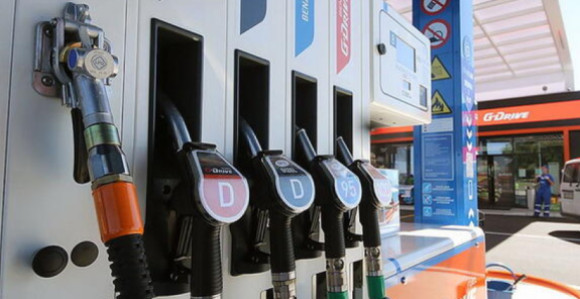 Влада Србије додатно смањила акцизе на нафтне деривате