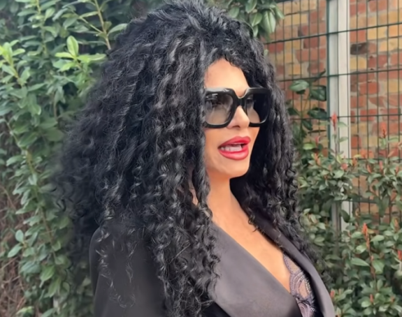 Глумица открила да на Васкрс не столу не користи нож