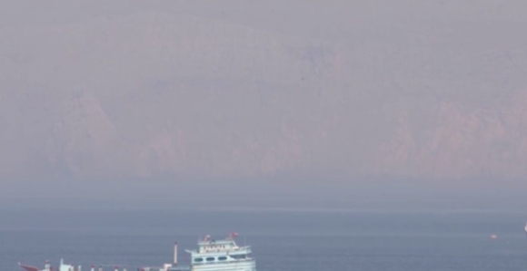 Dva ratna broda SAD su ipak prošla kroz Ormuski moreuz?