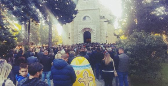 Широм Републике Српске служене Васкршње литургије