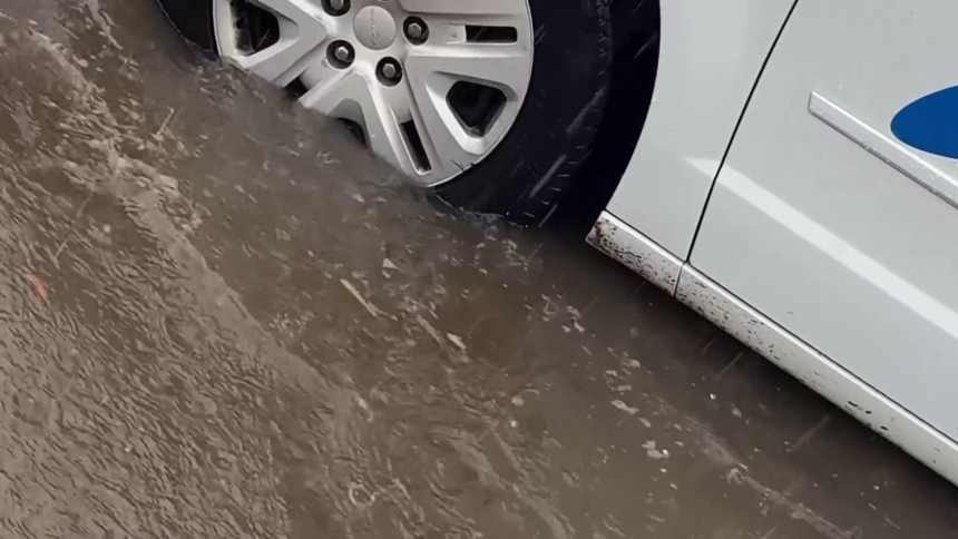 Доминиканска Република: Три особе погинуле, више од 30.000 људи евакуисано