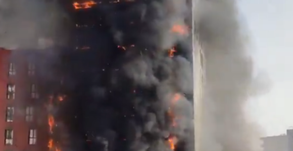 Стравичан пожар у Тирани: Ватра гута читаву зграду