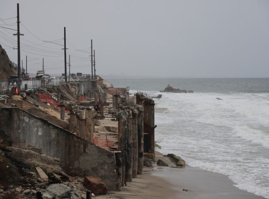 Страшно невријеме: Олуја однијела најмање 12 живота