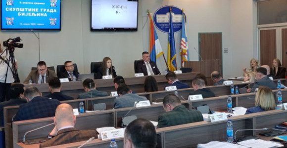 Усвојен буџет и поскупљење воде у сјенци тешких оптужби