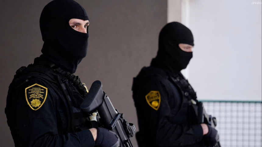 U toku velika policijska akcija, pretresi na 24 lokacije