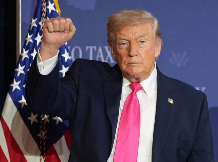 Трамп: "Мало су се правили паметни, не могу нас уцијенити"