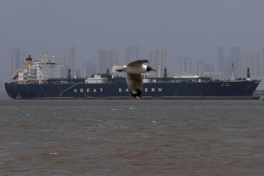 Teheran uvodi takse za prolaz brodova kroz moreuz