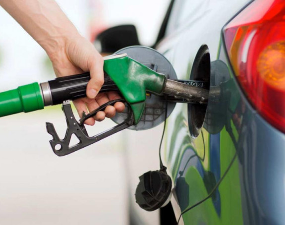 SAD obnovile licencu za prodaju ruske nafte do 16. maja