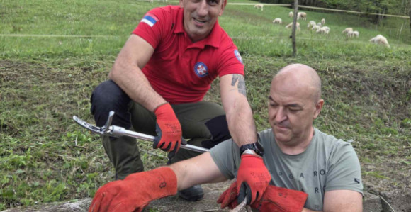 Лопаре, упозорење: Уочене змије - поскоци у близини школе