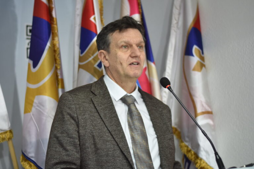 Блануша поручио: Није патриотизам узимати од народа!