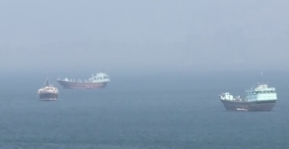 Више од 20 бродова прошло кроз Ормуски мореуз у суботу