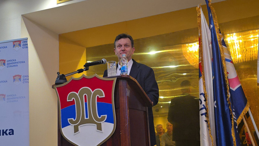 Blanuša osudio postupak policije prema odbornicima