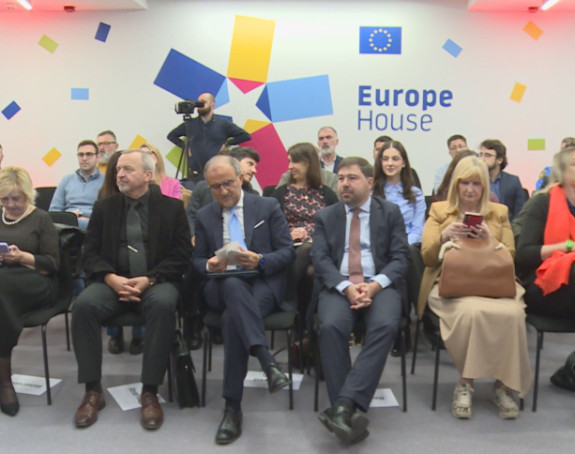 Из године у годину повећава се број напада на новинаре