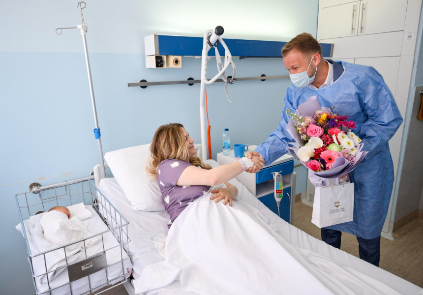 Stanivuković darovao prvorođenu bebu na Dana grada